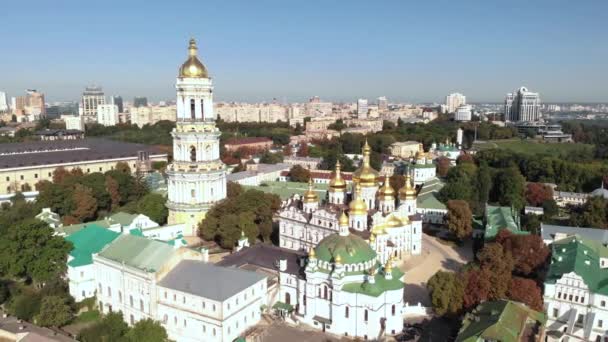 Aerial view of Kyiv Pechersk Lavra in Kyiv, Ukraine — Stock Video