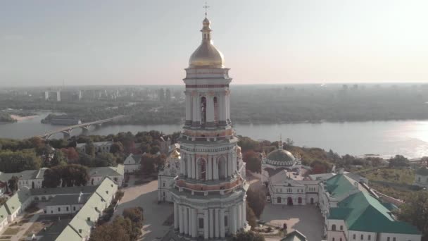 Luchtfoto van Kiev Pechersk Lavra in Kiev, Oekraïne — Stockvideo