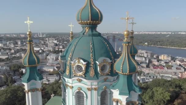 Flygfoto över Kiev St Andrews Church. Ukraina — Stockvideo
