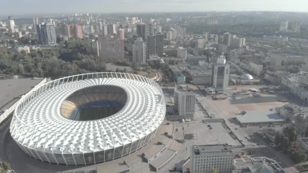 ウクライナのキエフにあるOlimpiyskiyスタジアム。空中 — ストック動画