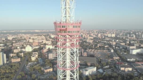Πύργος τηλεόρασης στο Κίεβο. Ουκρανία. Αεροφωτογραφία — Αρχείο Βίντεο