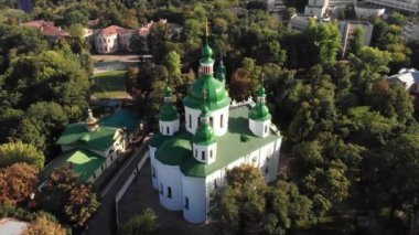 Kyiv 'deki Aziz Cyril Kilisesi. Ukrayna. Hava görünümü