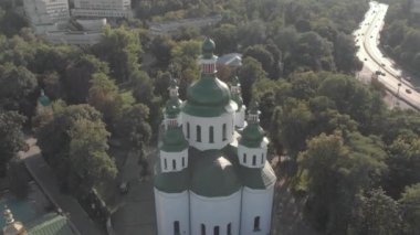Kyiv 'deki Aziz Cyril Kilisesi. Ukrayna. Hava görünümü