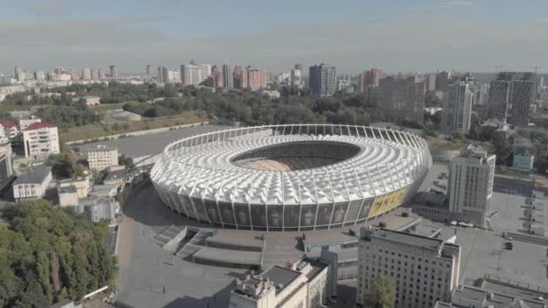 Олимпийский стадион в Киеве, Украина. Воздушный — стоковое видео