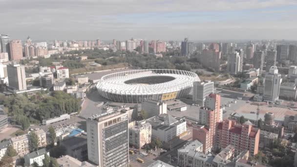 ウクライナのキエフにあるOlimpiyskiyスタジアム。空中 — ストック動画