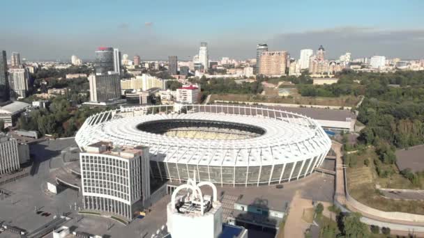 Olimpiyskiy stadion v Kyjevě, Ukrajina. Letecký — Stock video