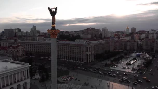 Onafhankelijkheidsplein in Kiev, Oekraïne. Maidan. Luchtzicht — Stockvideo