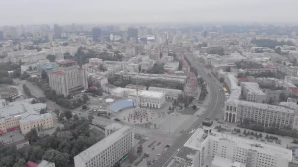 Platz der Unabhängigkeit in Kiew, Ukraine. Maidan. Luftaufnahme — Stockvideo