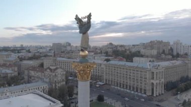 Ukrayna, Kyiv 'deki Bağımsızlık Meydanı. Meydan. Hava görünümü