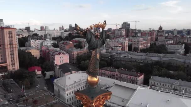 Onafhankelijkheidsplein in Kiev, Oekraïne. Maidan. Luchtzicht — Stockvideo