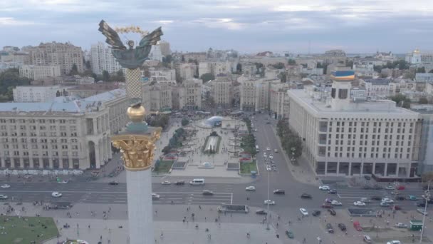 Platz der Unabhängigkeit in Kiew, Ukraine. Maidan. Luftaufnahme — Stockvideo