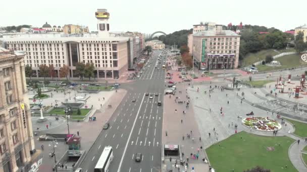 Calle Khreschatyk en Kiev, Ucrania. Vista aérea — Vídeos de Stock