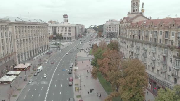 Khreschatyk Straße in Kiew, Ukraine. Luftaufnahme — Stockvideo