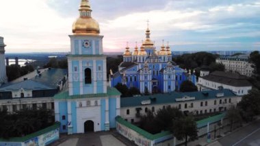 Ukrayna, Kyiv 'deki Aziz Michaels Altın Kubbe Manastırı. Hava görünümü
