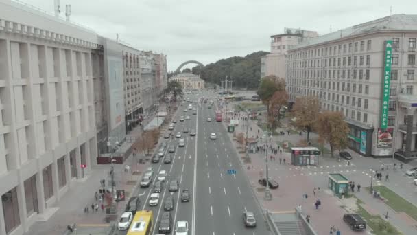 Khreschatyk Straße in Kiew, Ukraine. Luftaufnahme — Stockvideo