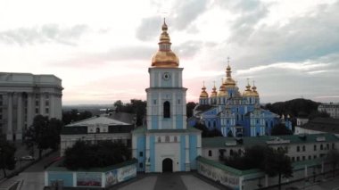 Ukrayna, Kyiv 'deki Aziz Michaels Altın Kubbe Manastırı. Hava görünümü