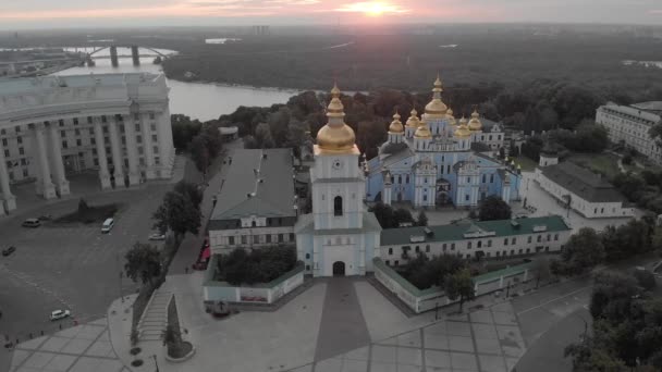 St. Michaels Golden-Domed Monastery in Kyiv, Ukraine. Aerial view — Stock Video