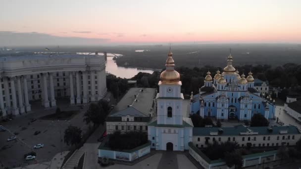 St. Michaels Golden-Domed Monastery in Kyiv, Ukraine. Aerial view — Stock Video