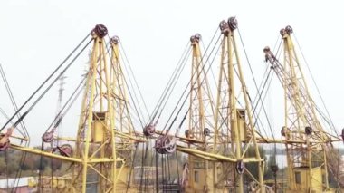 Ukrayna 'nın başkenti Kyiv' de bir sürü vinç var. Hava görünümü
