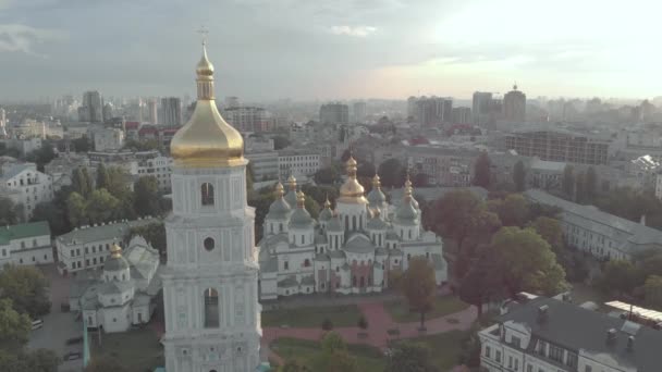 Katedral Santo Sophias di Kyiv, Ukraina. Tampilan udara — Stok Video