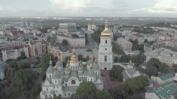 Catedral de Saint Sophias em Kiev, Ucrânia. Vista aérea — Vídeo de Stock