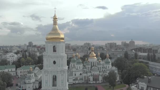Die Sophienkathedrale in Kiew, Ukraine. Luftaufnahme — Stockvideo