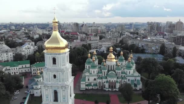 Die Sophienkathedrale in Kiew, Ukraine. Luftaufnahme — Stockvideo