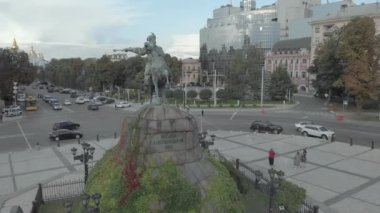Ukrayna, Kyiv 'deki Bogdan Khmelnitsky anıtı. Hava görünümü