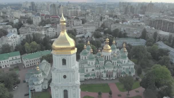 Die Sophienkathedrale in Kiew, Ukraine. Luftaufnahme — Stockvideo