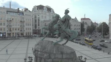 Ukrayna, Kyiv 'deki Bogdan Khmelnitsky anıtı. Hava görünümü