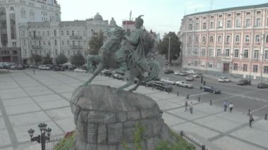 Ukrayna, Kyiv 'deki Bogdan Khmelnitsky anıtı. Hava görünümü