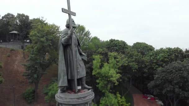 Monument à Volodymyr le Grand. Kiev. Ukraine. Vue aérienne — Video