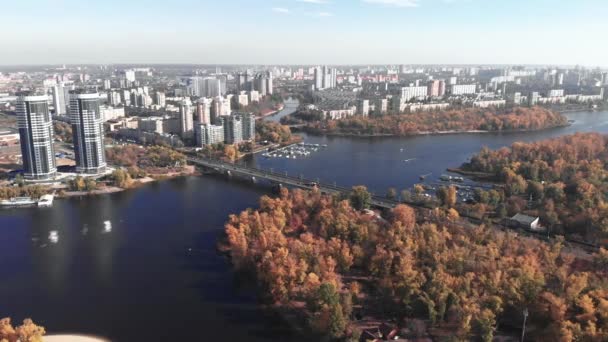 The left bank of Kyiv in the fall. Hydropark. Ukraine. Dnipro river. Aerial view — Stock Video