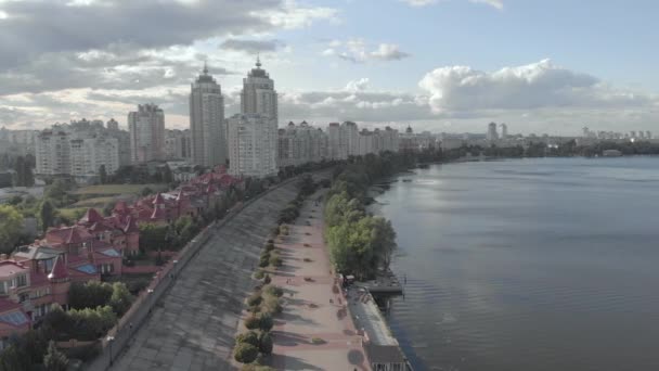 Kiev, Ucrania. Distrito de Obolon. Vista aérea — Vídeos de Stock