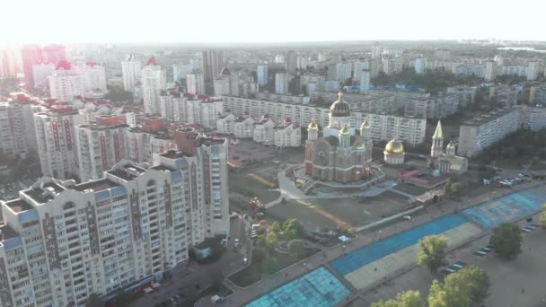 Kiev, Ucrania. Distrito de Obolon. Vista aérea — Vídeo de stock