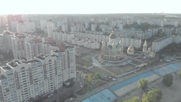 Kiev, Ucrania. Distrito de Obolon. Vista aérea — Vídeo de stock