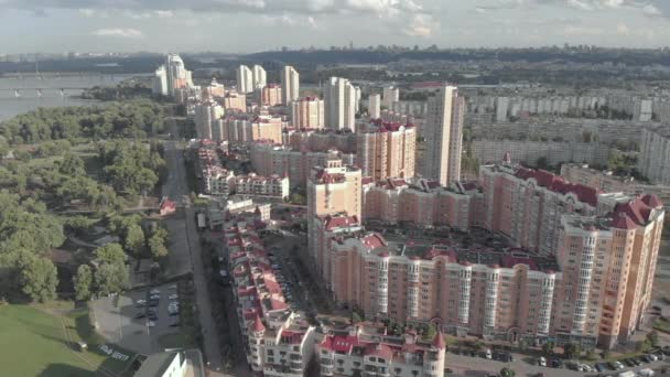 Kiev, Ucrânia. Distrito de Obolon. Vista aérea — Vídeo de Stock