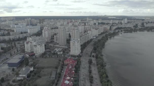 Kiev, Ucrania. Distrito de Obolon. Vista aérea — Vídeos de Stock