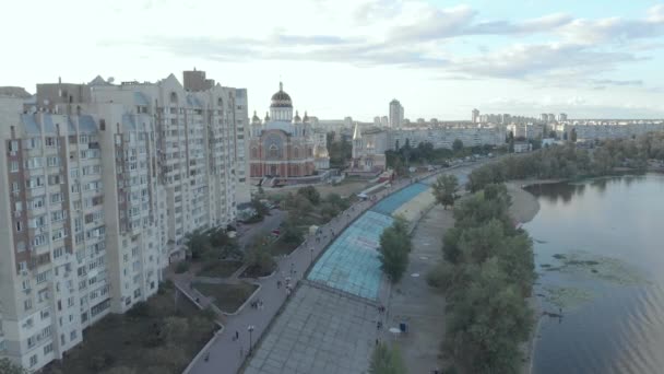 Kyjev, Ukrajina. Obolonská čtvrť. Letecký pohled — Stock video