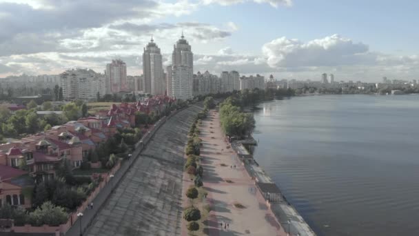 Kiev, Ucraina. Distretto di Obolon. Vista aerea — Video Stock