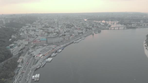 Rzeka Dnipro. Kijów. Ukraina. Widok z lotu ptaka — Wideo stockowe