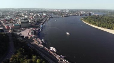 Dnipro Nehri. Kyiv. Ukrayna. Hava görünümü