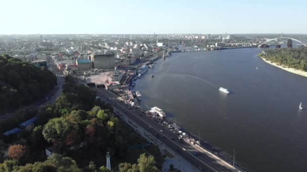 Río Dnipro. Kiev. Ucrania. Vista aérea — Vídeo de stock