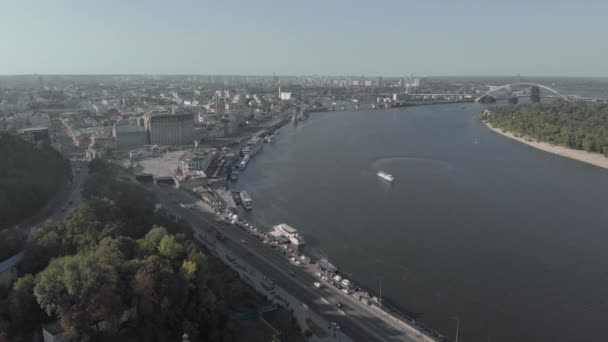 ドニプロ川。キエフ。ウクライナだ。空中風景 — ストック動画