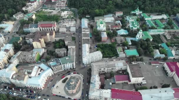 Kijów, Ukraina. Dzielnica Podil. Widok z lotu ptaka — Wideo stockowe