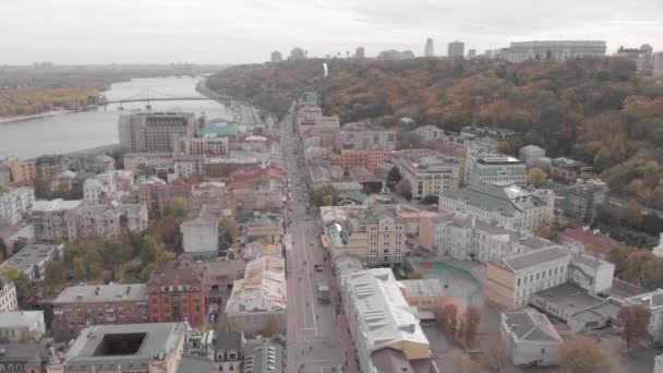 Kiev, Ucrânia. Distrito de Podil. Vista aérea — Vídeo de Stock