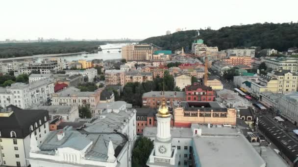 Kiev, Ucrânia. Distrito de Podil. Vista aérea — Vídeo de Stock