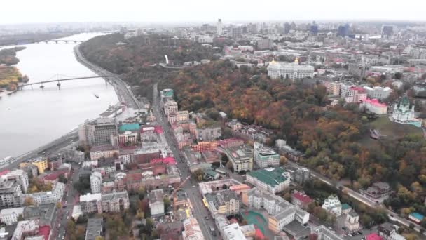 Kiev, Ucrânia. Distrito de Podil. Vista aérea — Vídeo de Stock