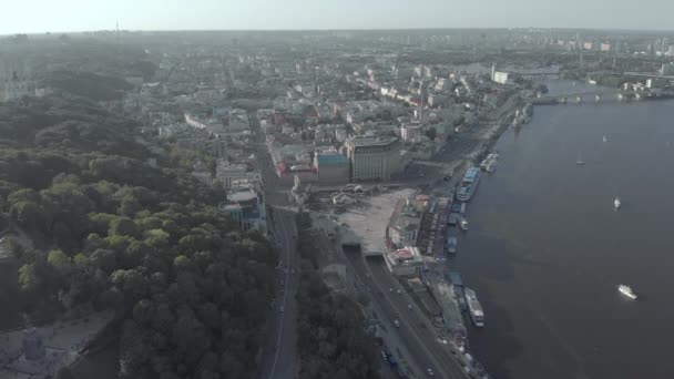 Kiev, Ucrania. Distrito Podil. Vista aérea — Vídeos de Stock