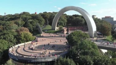 Kyiv, Ukrayna. Buluşma Kemeri. Hava görünümü